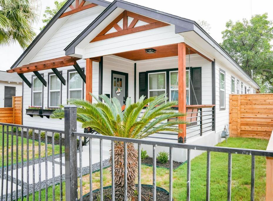 Lamar Villa-3 Bed 2.5 Bath With Outdoor Kitchen San Antonio Exterior photo