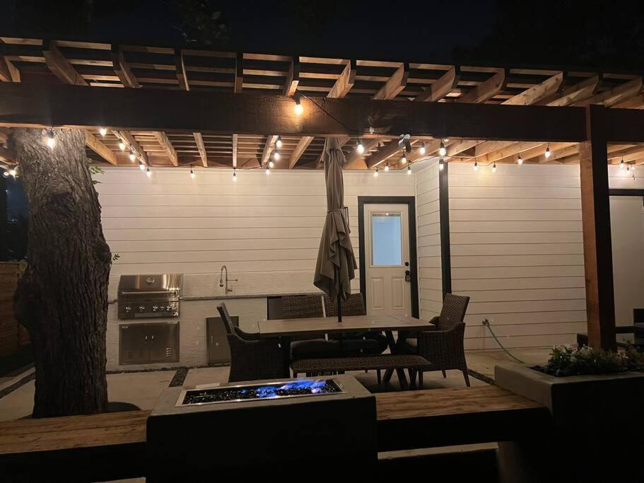 Lamar Villa-3 Bed 2.5 Bath With Outdoor Kitchen San Antonio Exterior photo