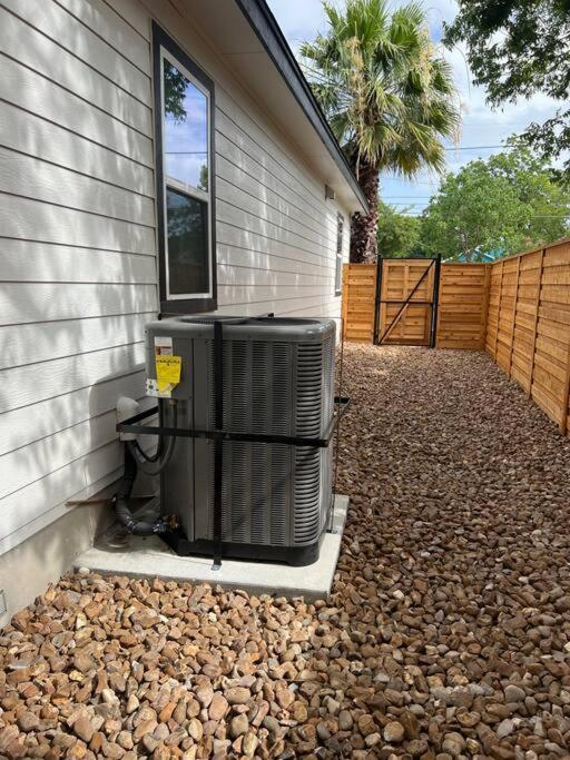 Lamar Villa-3 Bed 2.5 Bath With Outdoor Kitchen San Antonio Exterior photo
