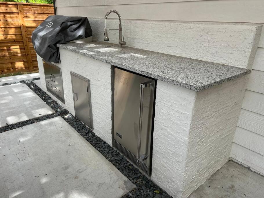 Lamar Villa-3 Bed 2.5 Bath With Outdoor Kitchen San Antonio Exterior photo
